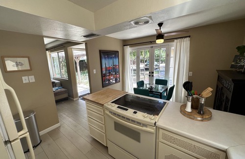 Alhambra Cottage | Fall/winter 2025 available- private 1 bedroom guest house