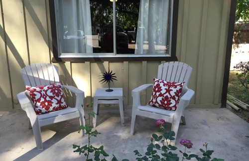 Alhambra Cottage | Fall/winter 2025 available- private 1 bedroom guest house