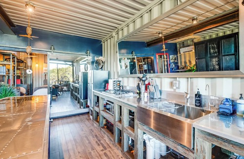 Fallbrook Cottage | Fallbrook Airplane Home w/Fire Pit & Mtn Views!