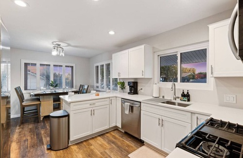 Fallbrook House | Fallbrook Pool House | Hot Tub | 5 BR | 15 Guests