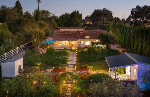 Fallbrook House | Fallbrook's Heavenly Estate - A Family Paradise