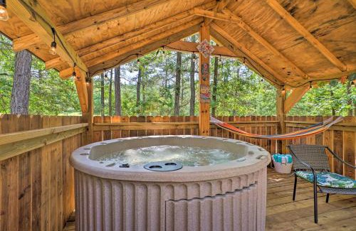 Hatton House | Falling Star Eagletown Cabin with Hot Tub Pets OK