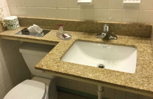 Newton Falls Hotel | Falls Inn