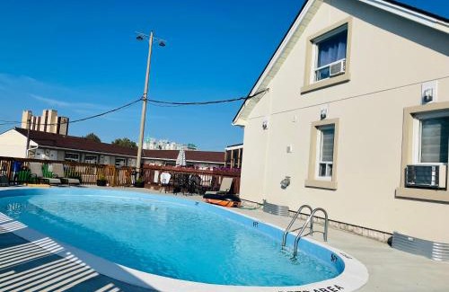 Niagara Falls Hotel | Falls Lodge by the Falls (Formerly Knights Inn)