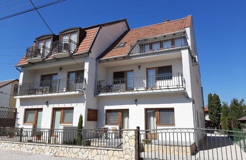 Keszthely Apartment | Família Apartmanház