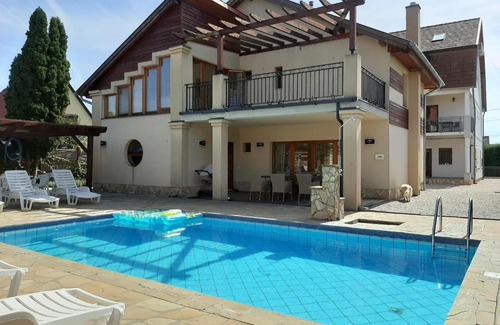Keszthely Apartment | Família Apartmanház