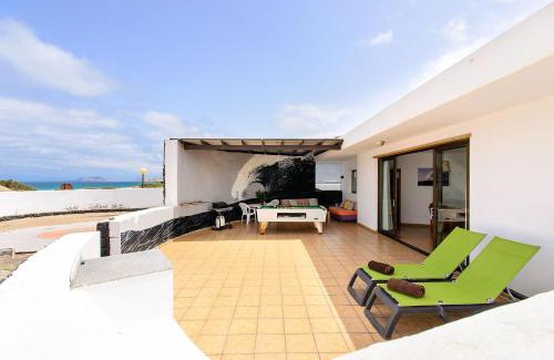 Urbanizacion Famara House | Famara Beach House