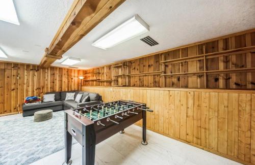 Santa Fe House | Famed Plaza Oasis 1 mile away, King Bed, Office, Foosball