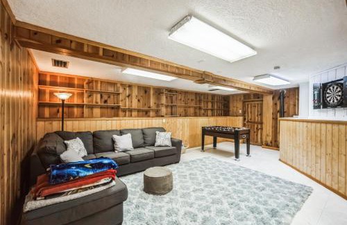 Santa Fe House | Famed Plaza Oasis 1 mile away, King Bed, Office, Foosball