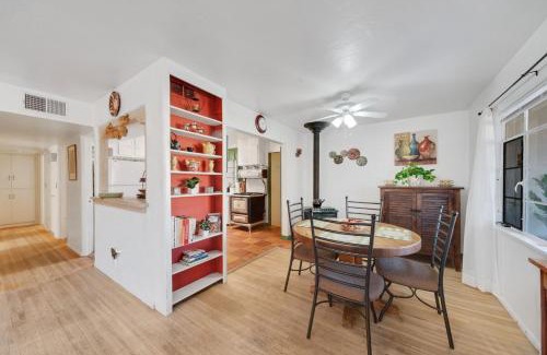 Santa Fe House | Famed Plaza Oasis 1 mile away, King Bed, Office, Foosball