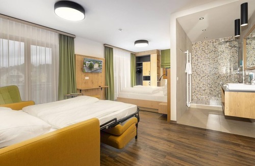 Altfinkenstein House | Familienzimmer - Finkensteiner Hof, Dion Hotels & Resorts Gmbh
