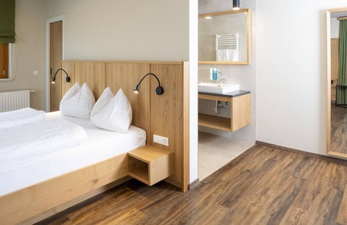 Altfinkenstein House | Familienzimmer - Finkensteiner Hof, Dion Hotels & Resorts Gmbh
