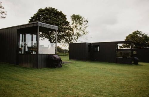 Ballycastle Cabin | Family Friendly Glamping Cabin 2 bedroom & Hot Tub