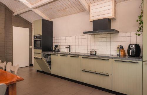 Wilsum House | Familiehuis met Hottub + trekkershutten | 18 Pers.