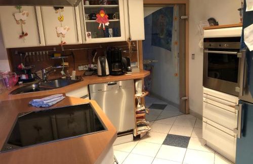 Winningen House | Familien-Zimmer mit Bad und Garten in Privathaus hell, gemütlich, Massivholz, KEINE Monteur-Gruppen