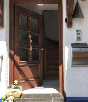 Winningen House | Familien-Zimmer mit Bad und Garten in Privathaus hell, gemütlich, Massivholz, KEINE Monteur-Gruppen
