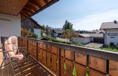 Burgberg Apartment | Familienfreundliche Ferienwohnung in Mitten der Berge
