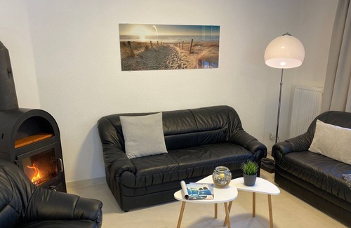 Puddemin House | Familienfreundliches Reetdachhaus Weißdorn 2 - DHH Weißdorn 2