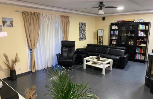 Oberdorla House | Familienhaus mit Garten, Terrasse & Grill