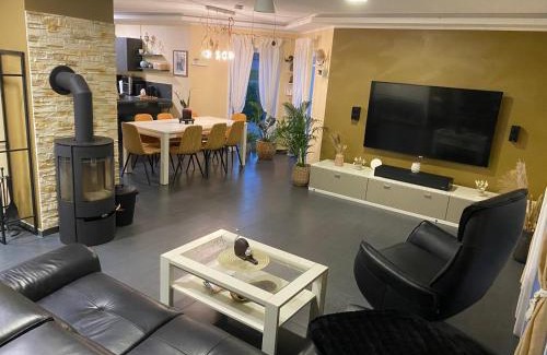 Oberdorla House | Familienhaus mit Garten, Terrasse & Grill