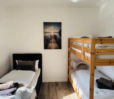 Bad Schwartau Apartment | Familientraum 10min zur Ostsee und nach Lübeck Zentrum mit Parkplatz & Balkon