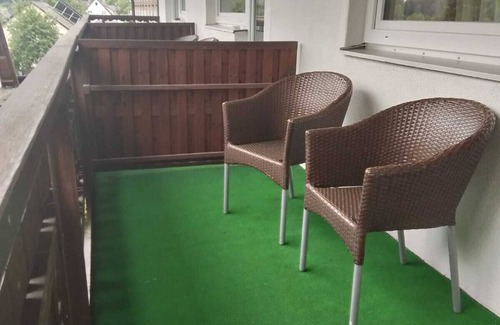 Donaueschingen Apartment | Familienzimmer Classic, Modern mit Balkon, 1 Doppelbett+1 Einzelbett