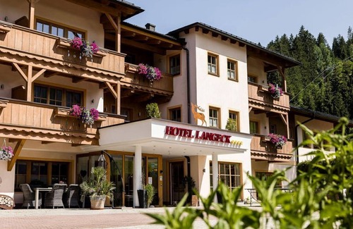 Maria Alm am Steinernen Meer House | Familienzimmer mit Dusche, WC - Ferienhotel Langeck