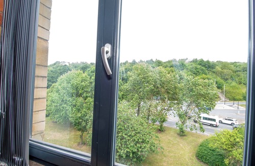 Bradford Apartment | Families and Contractors