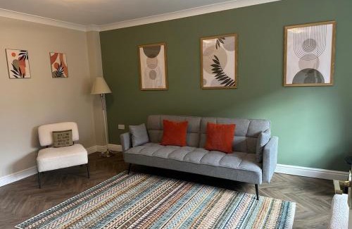 Telford House | Families, Contractors, Drive way