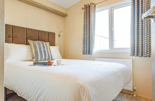 Stibb House | Families or friends will enjoy their seaside break in this well-equipped holiday caravan.