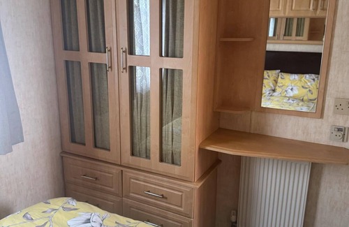 Heacham Cabin | Family 3 Bedroom van linen included Pets go Free