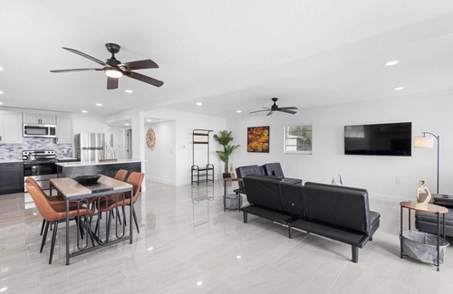Oviedo House | Family 3BR Getaway Orlando Fun & Attractions