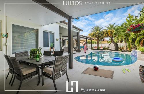 Palmetto Bay House | Family 4BR Escape Pool Arcade Sleeps 12 L57