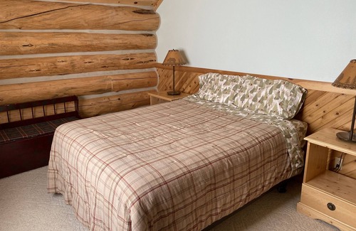 Dubois House | Family Adventures on Union Pass - Cracked Noggin Lodge