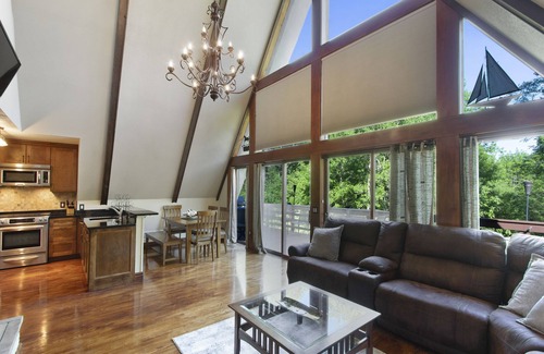 Saratoga Springs House | Family and Dog Friendly Home near historic racetrack and downtown w/a fire pit.