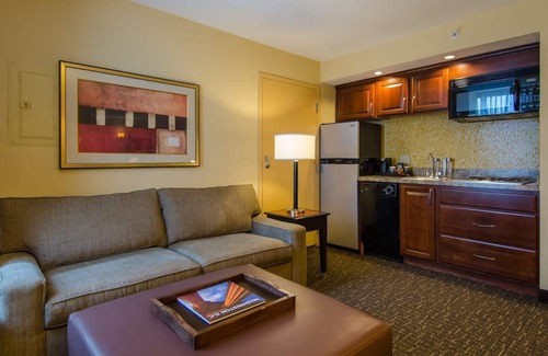 Dupont Circle Hotel | Family and Friends Vacay! 4 Modern Units with Kitchens, Pets are Allowed!