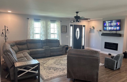Lebanon House | Family and Pet friendly house 20 minutes from Nashville