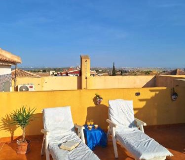 Los Montesinos House | Family Apartment in La Herrada near the Pink Lake