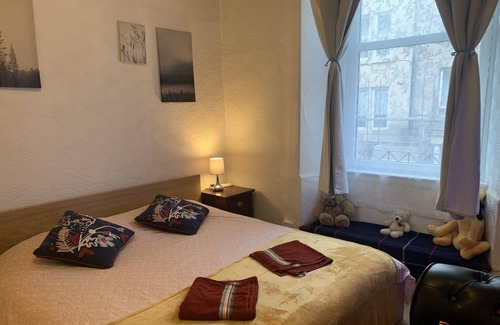 Merchiston Apartment | Family Apartment in Fountain Park
