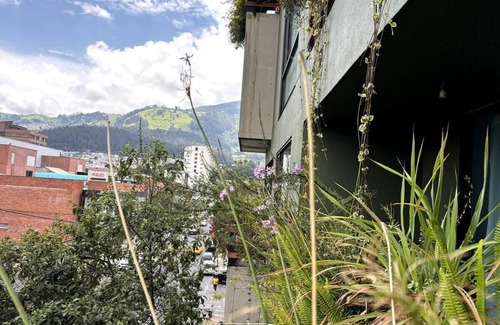Miraflores Apartment | Family Apartment in La Mariscal with Gym Access Metro and Historic Center