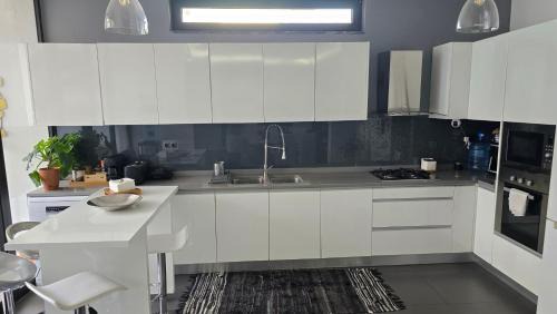 Praia Apartment | Family apartment with pool