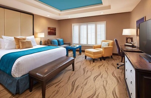Village of La Jolla Hotel | Family Beach Escape! Offers On-Site Dining