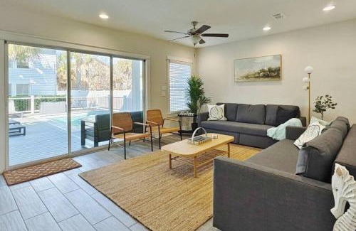 Jacksonville Beach House | Family Beach House with Pool - Blocks From Beach