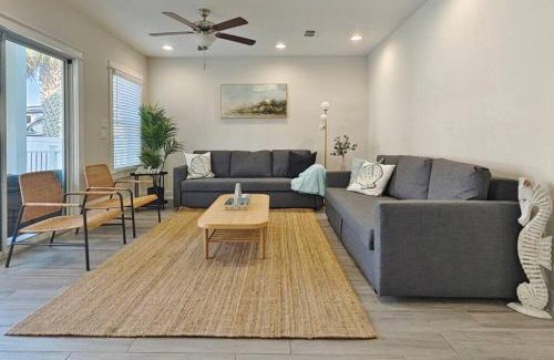 Jacksonville Beach House | Family Beach House with Pool - Blocks From Beach