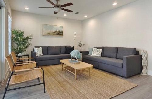 Jacksonville Beach House | Family Beach House with Pool - Blocks From Beach