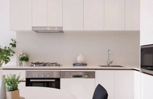 Newstead Apartment | Family Business Oasis with Pool Free Car Park near Brisbane CBDn