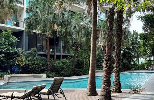 Newstead Apartment | Family Business Oasis with Pool Free Car Park near Brisbane CBDn