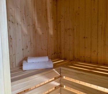 Kielce Apartment | Family & Business Sauna Apartments No7 Złota Centrum VIP Unikat SPA - 3 Bedroom with Private Sauna, Jacuzzi, Balcony, Parking -Piękny Apartament