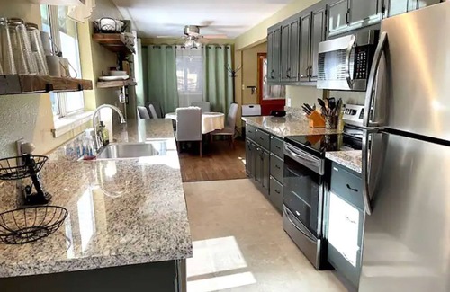Glencoe Ski Chalet | Family Cabin In Quiet Neighborhood Near Hiking
