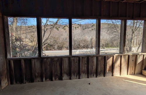 Davis Cabin | Family cabin w/large fireplace